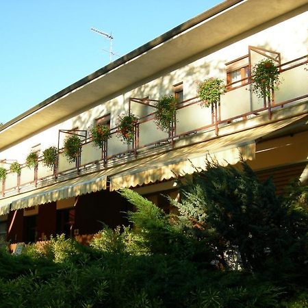 Albergo La Genzianella Miasino Kültér fotó