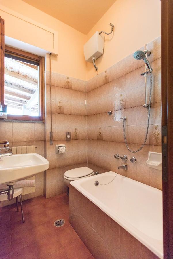 Albergo La Genzianella Miasino Kültér fotó