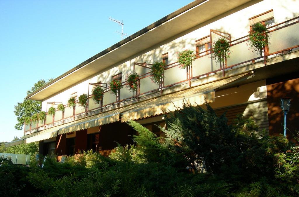 Albergo La Genzianella Miasino Kültér fotó